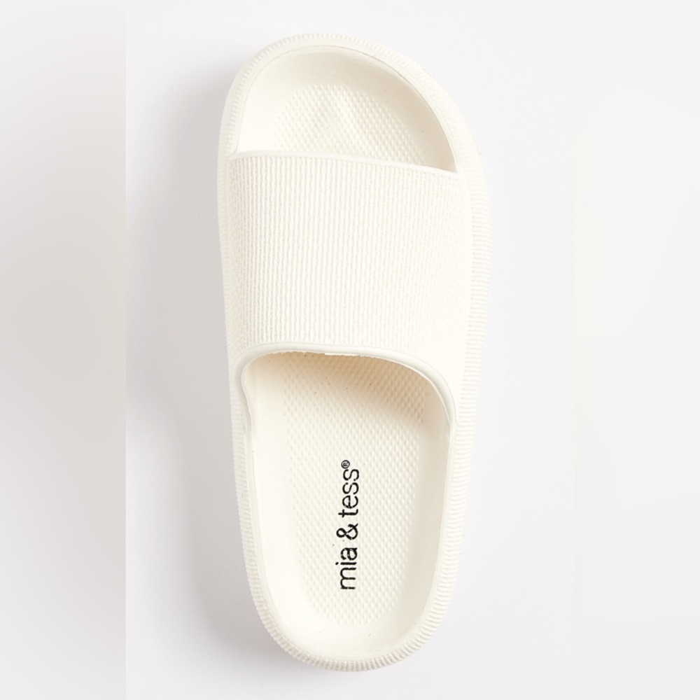 Mia and Tess cloud slide cushioned sandals in white